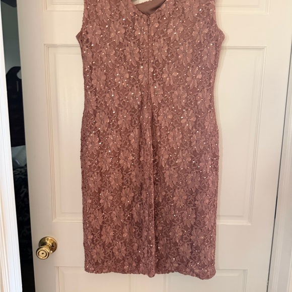 connected apparel Dresses & Skirts - connected apparel Dusty Rose Lace Sequin Midi Dress